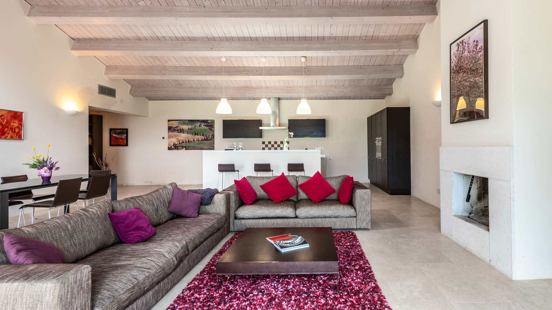 3 BEDROOMS APARTMENTS 10 3 BEDROOMS APARTMENTS 10