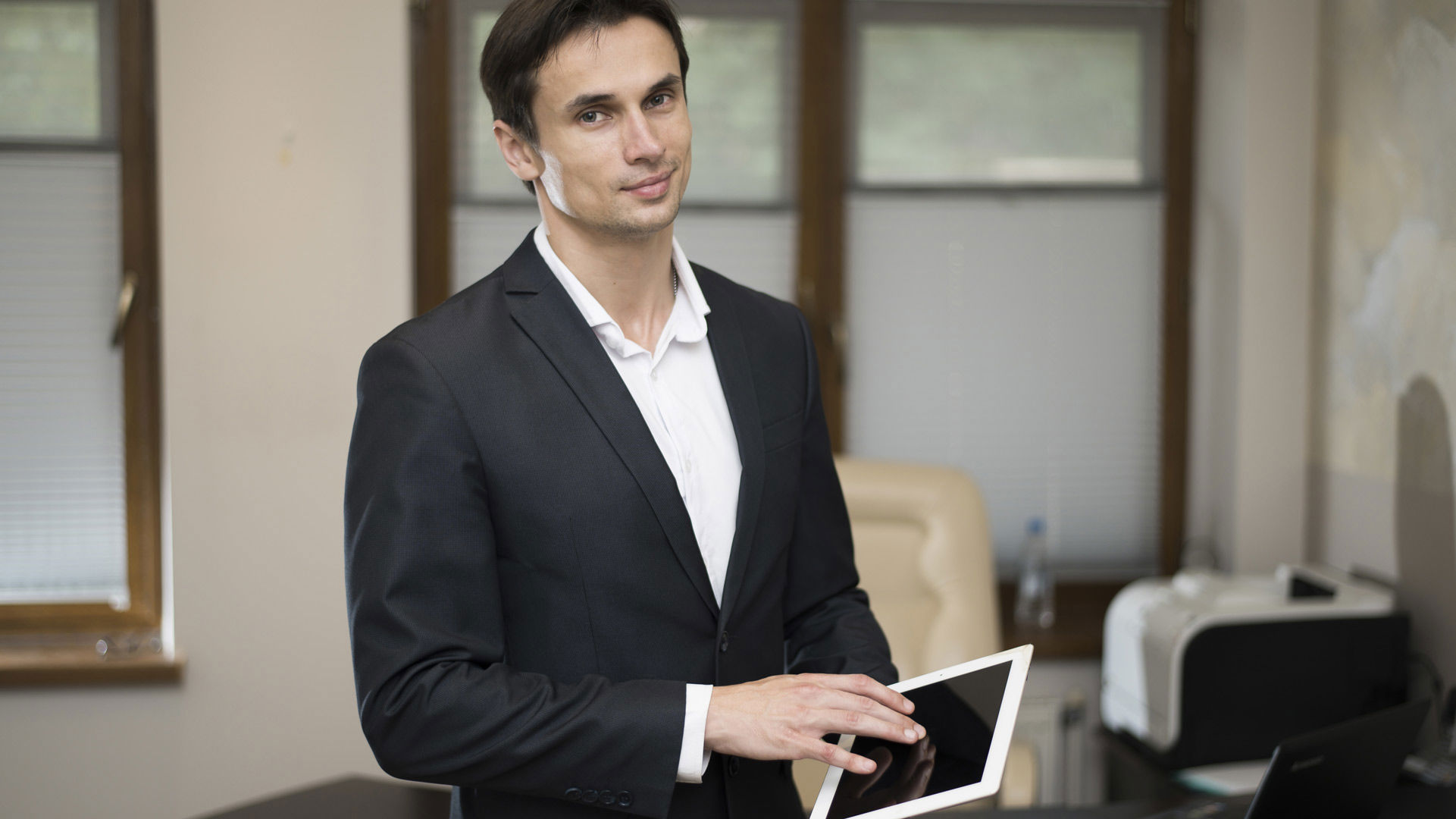 Hotel Sales Manager 1