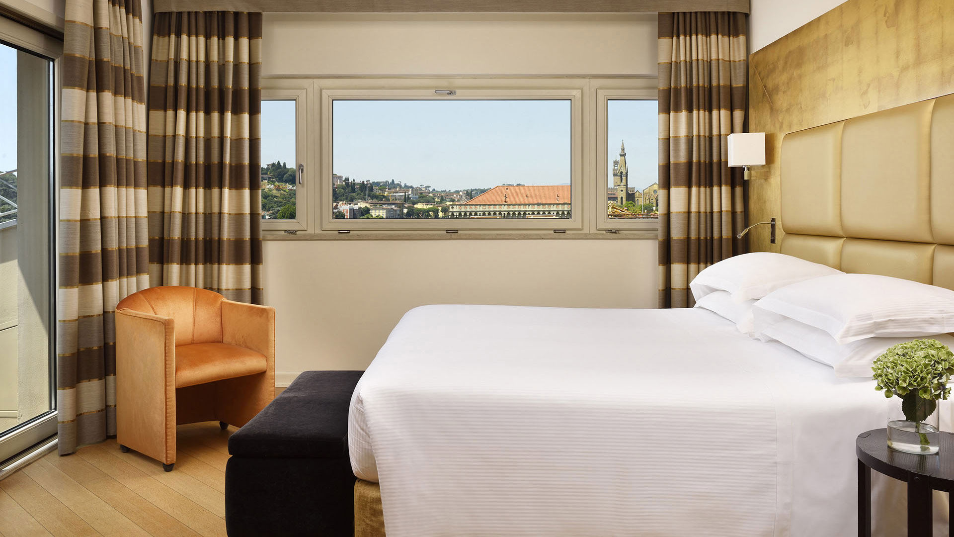 Junior Suite in Florence center 12
