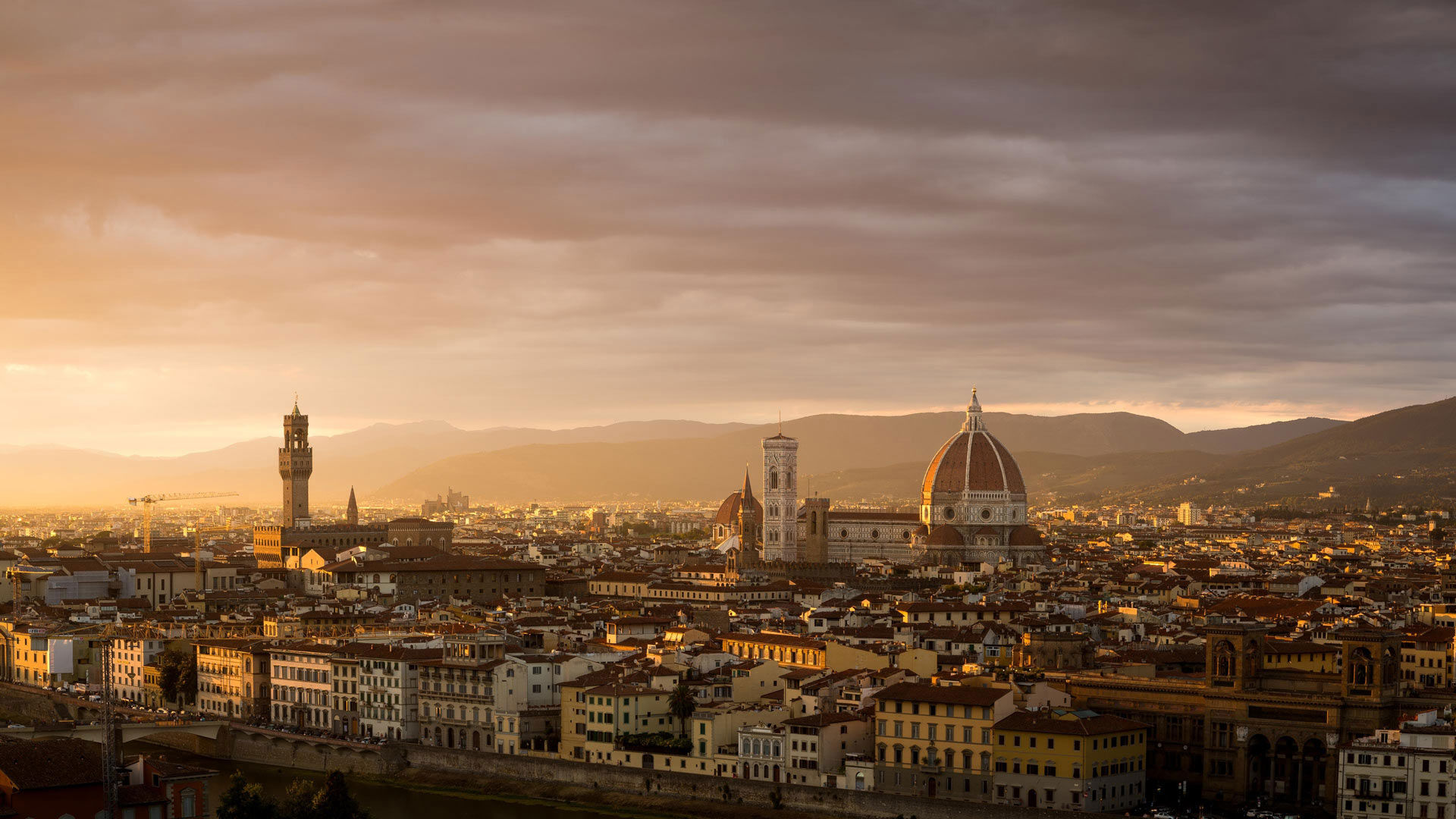 Luxury hotel in the Lungarno area of Florence  4