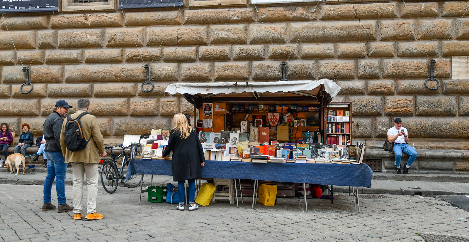 FH55 Hotels - Flea markets and secondhand book stalls in Florence 1