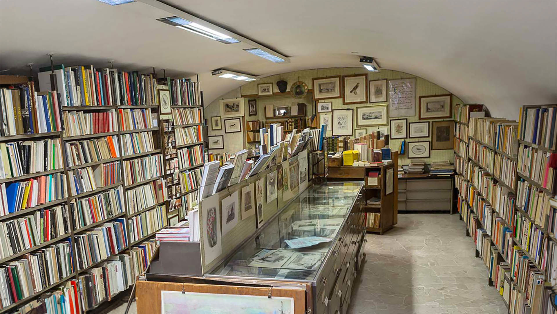 FH55 Hotels - Independent and unusual bookstores in Florence 1