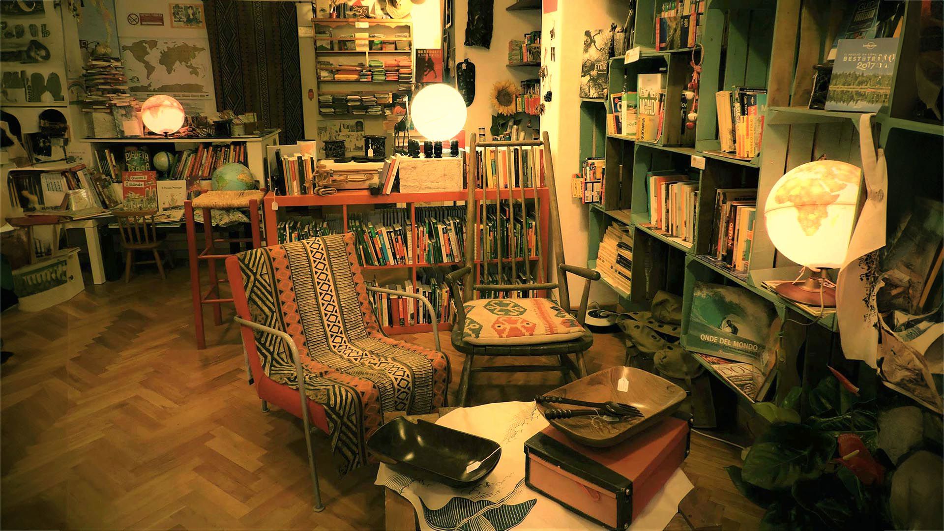 FH55 Hotels - Independent and unusual bookstores in Florence 1