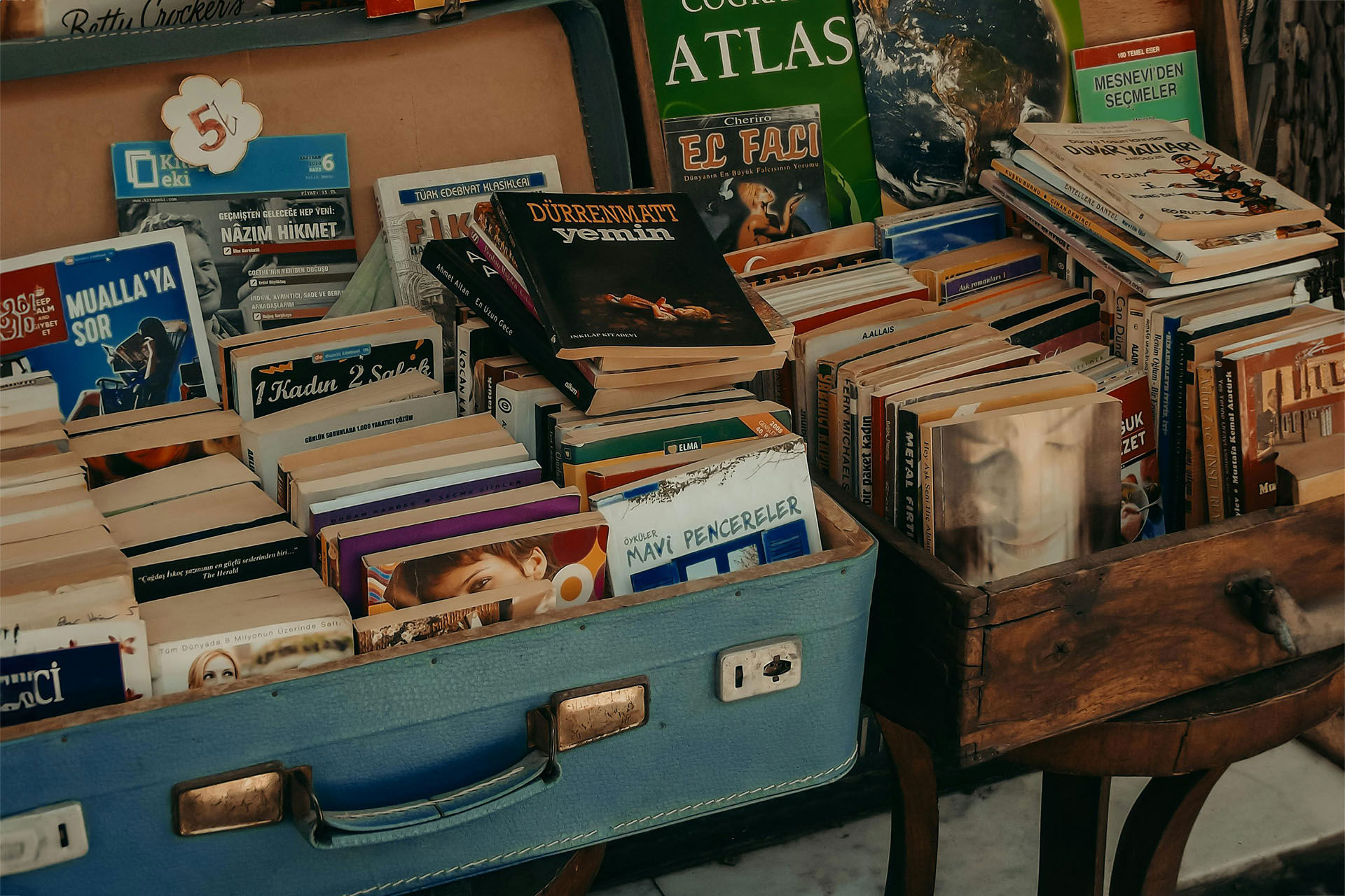 FH55 Hotels - Flea markets and secondhand book stalls in Florence 1