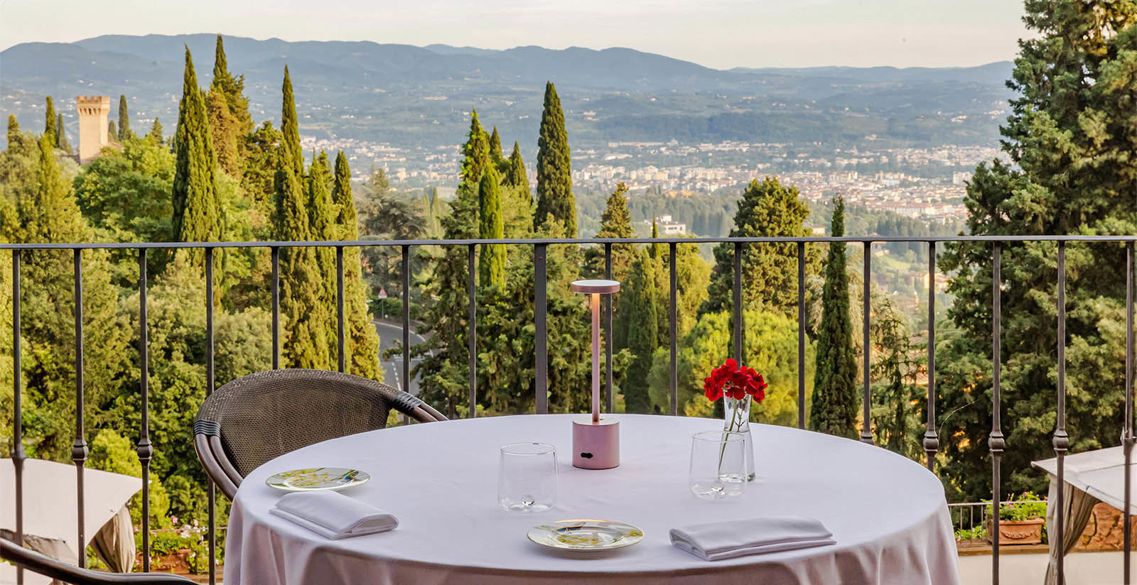 FH55 Hotels - Apertura della terrazza panoramica al Ristorante Serrae Villa Fiesole 1