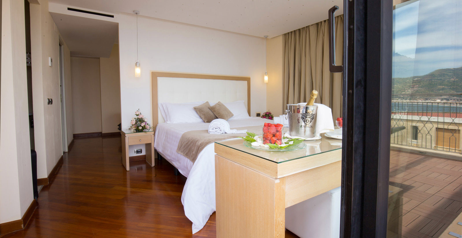 Panoramic Suite with Terrace and Sea View 6 Panoramic Suite with Terrace and Sea View 6