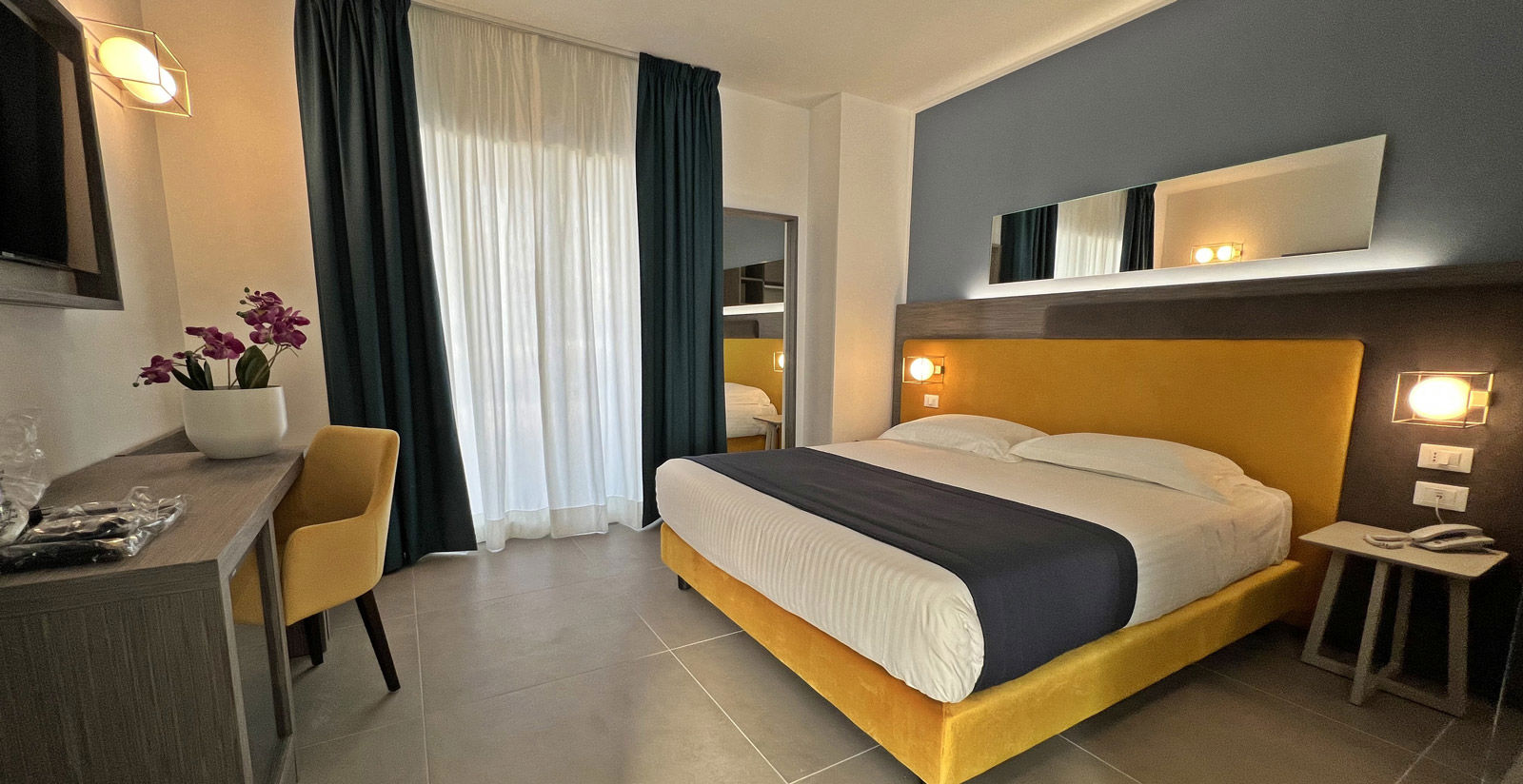 Komfort-Doppelzimmer mit Terrasse und Gartenblick 3