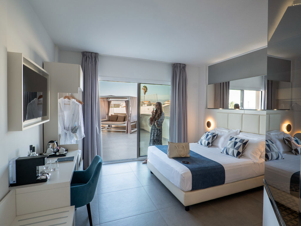 Suite with Whirpool tub 1