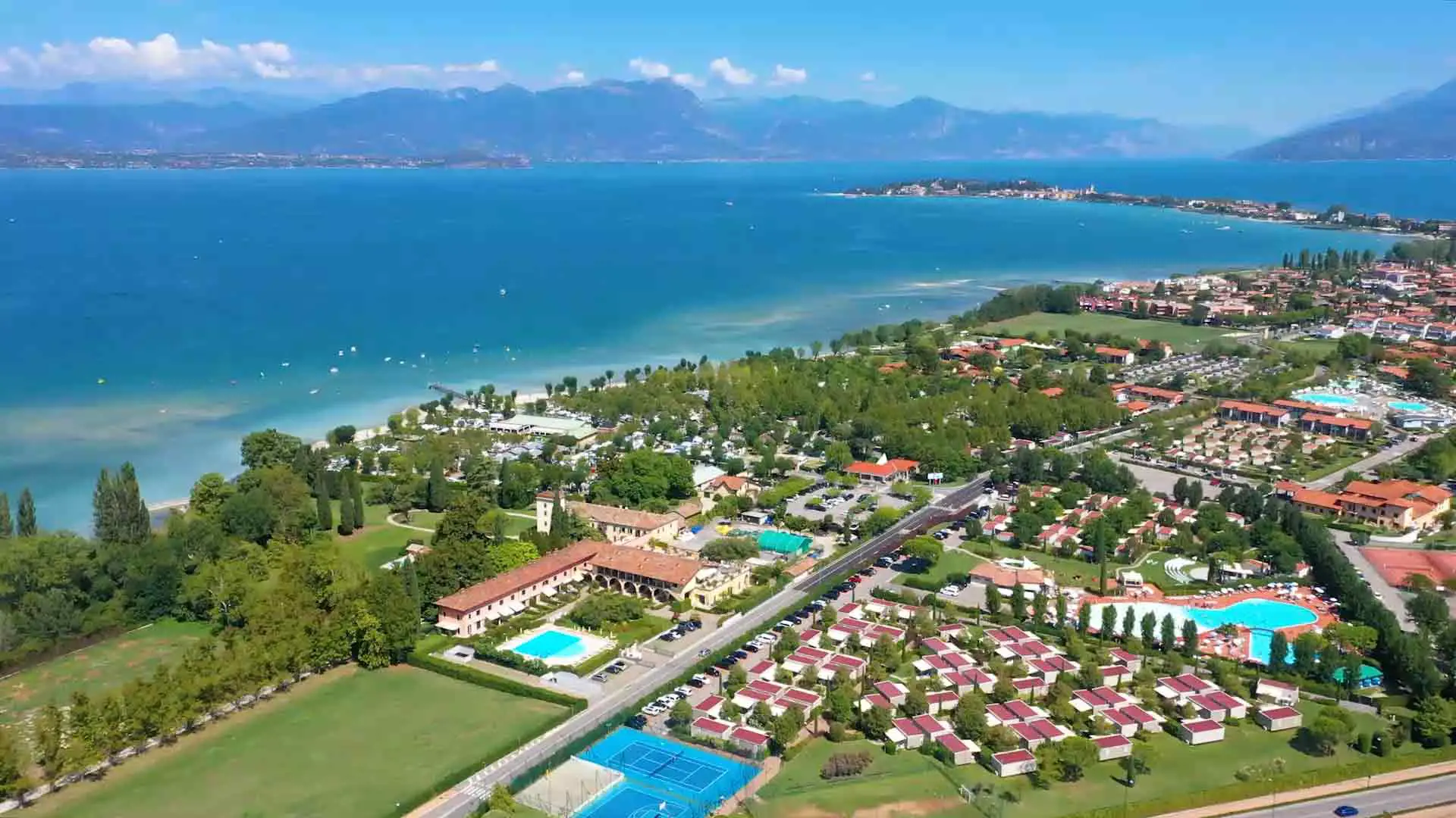 Whlen Campingdorf San Francesco mit Swimmingpool in Desenzano