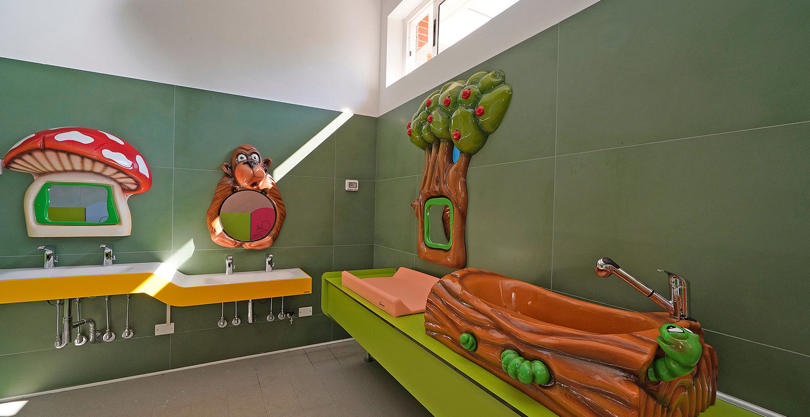 Private bathrooms  6