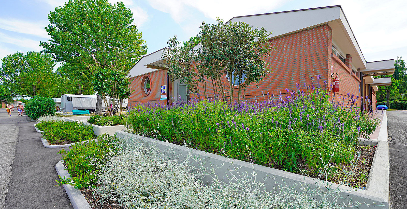 Private bathrooms  7