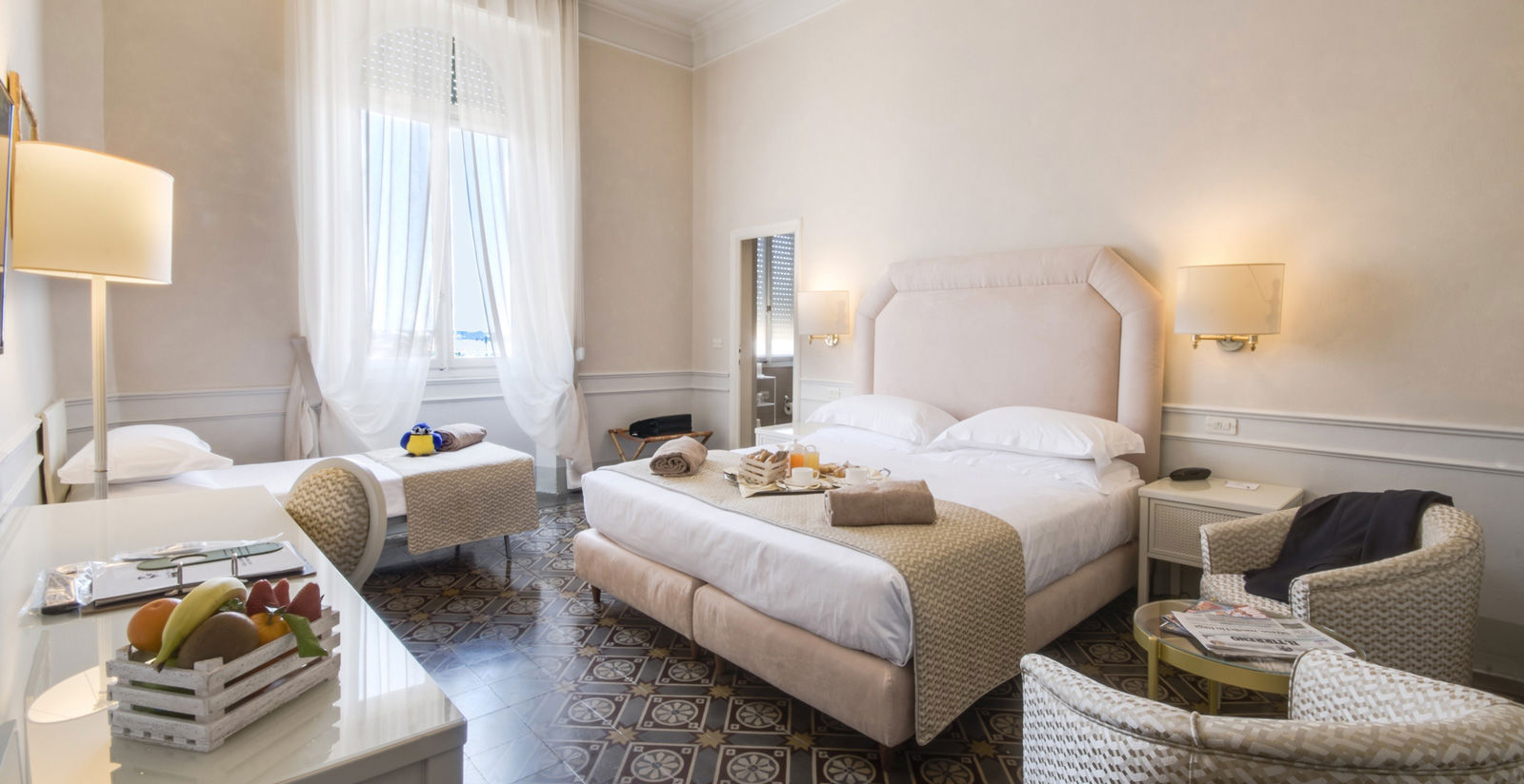 Vue partielle sur la mer 5