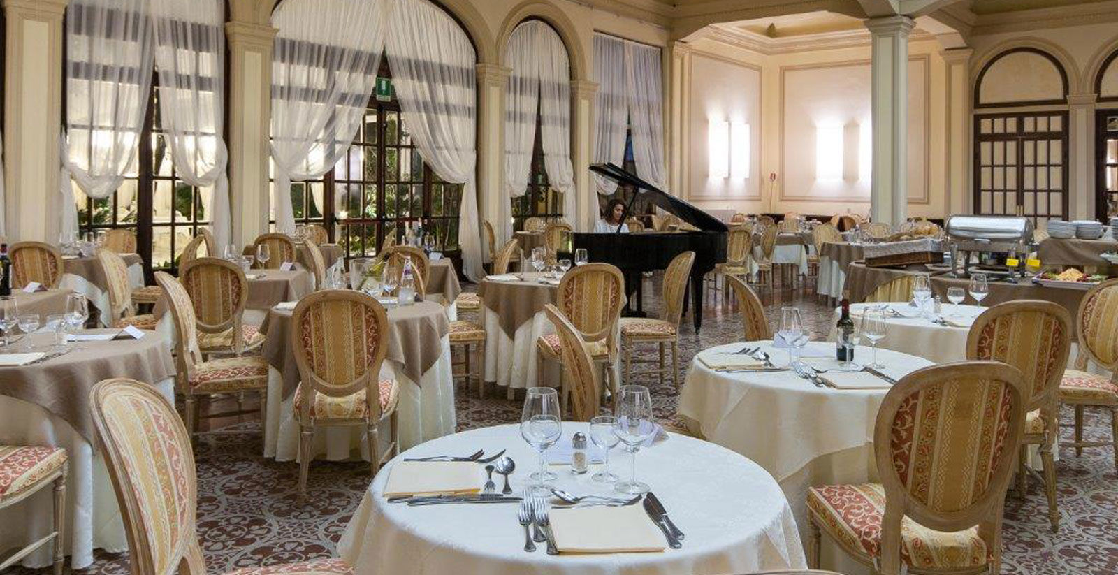 Restaurante Grand Hotel Royal 4 estrellas 4