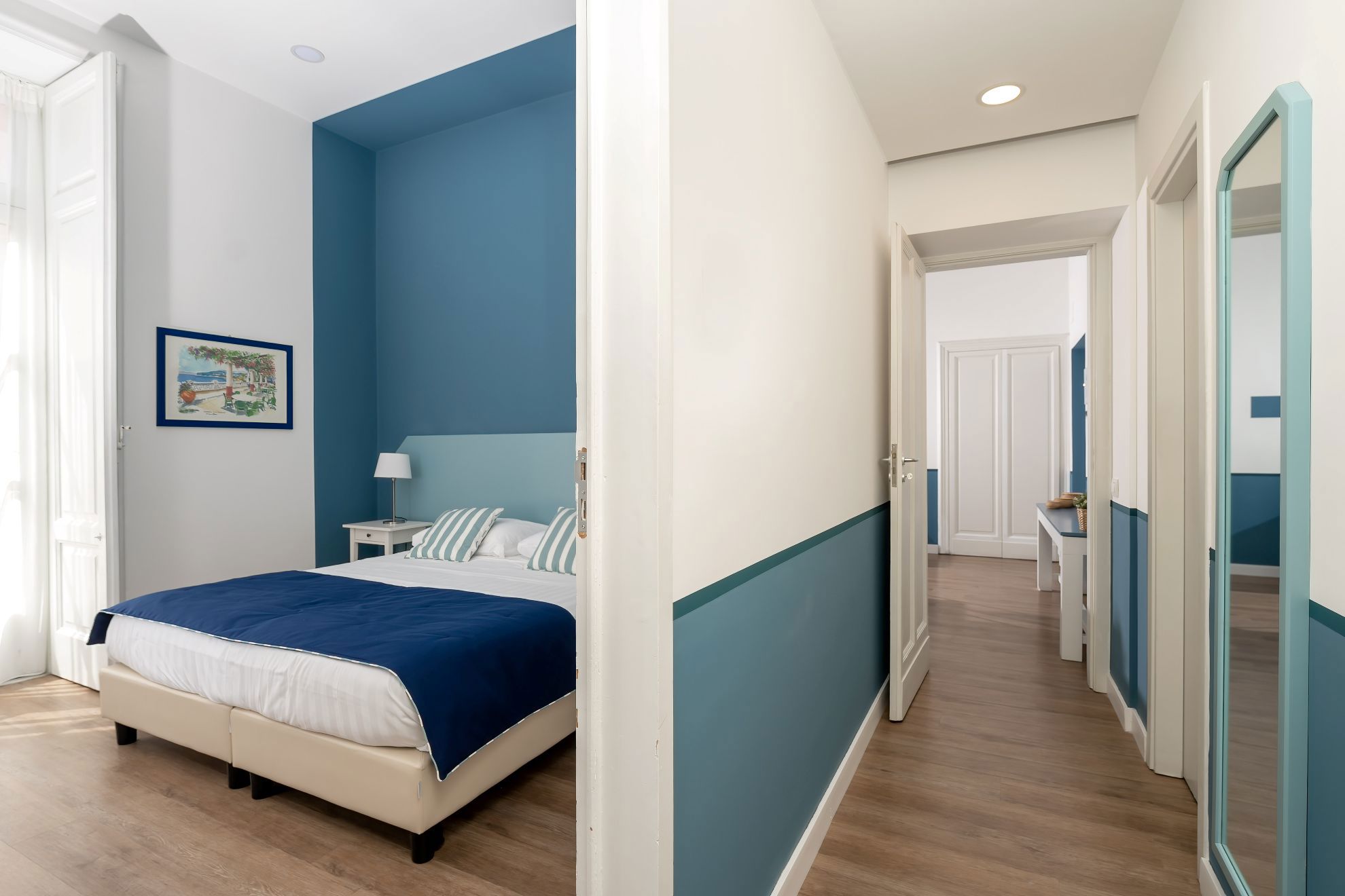 Rooms all located in the main street of Sorrento 10 Rooms all located in the main street of Sorrento 10