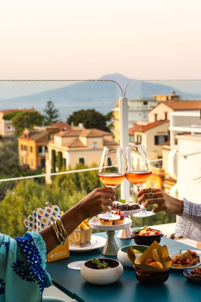 FROM AUTHENTIC BREAKFAST TO A FANTASTIC APERITIF 19