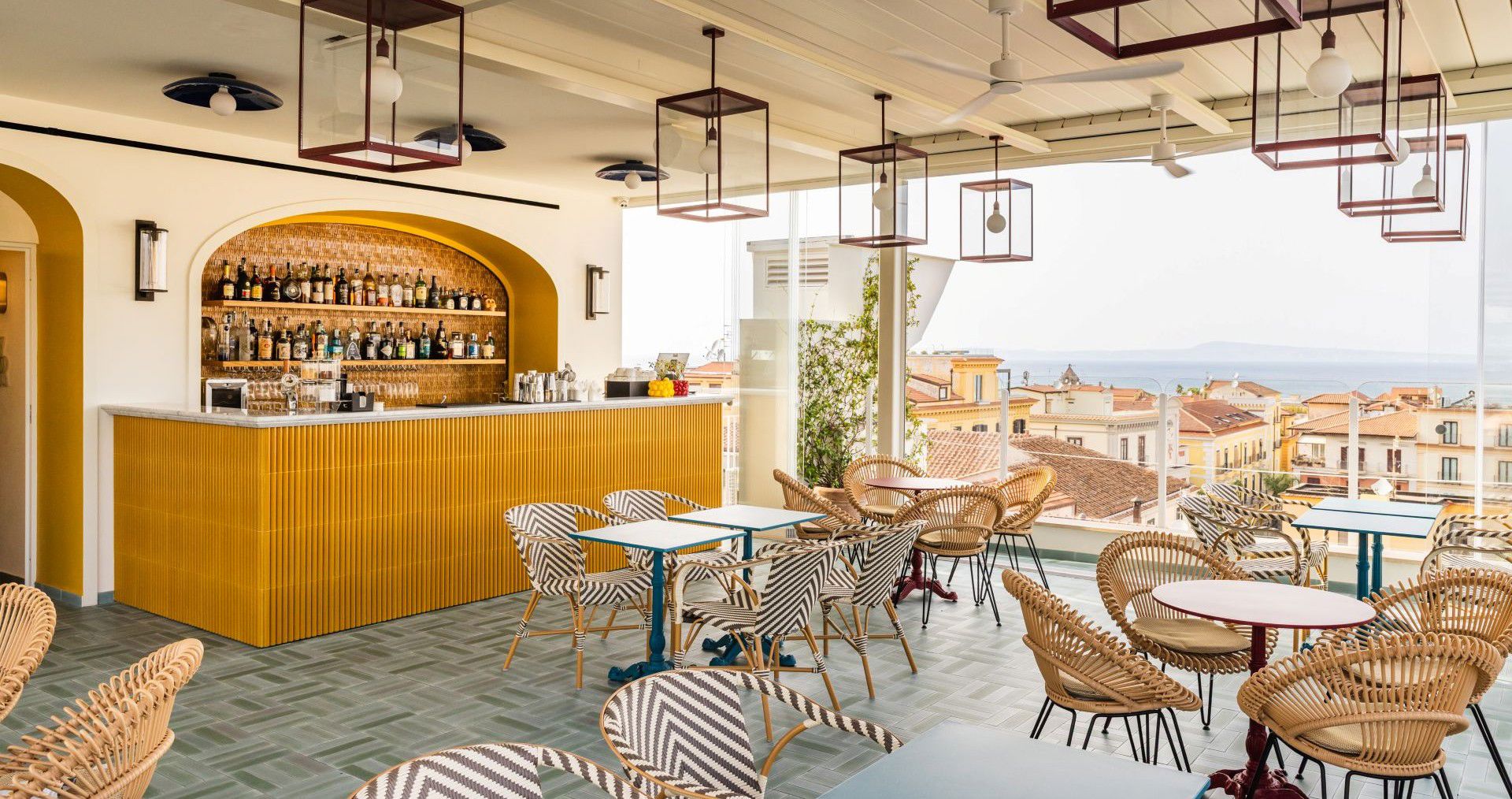 FROM AUTHENTIC BREAKFAST TO A FANTASTIC APERITIF 17