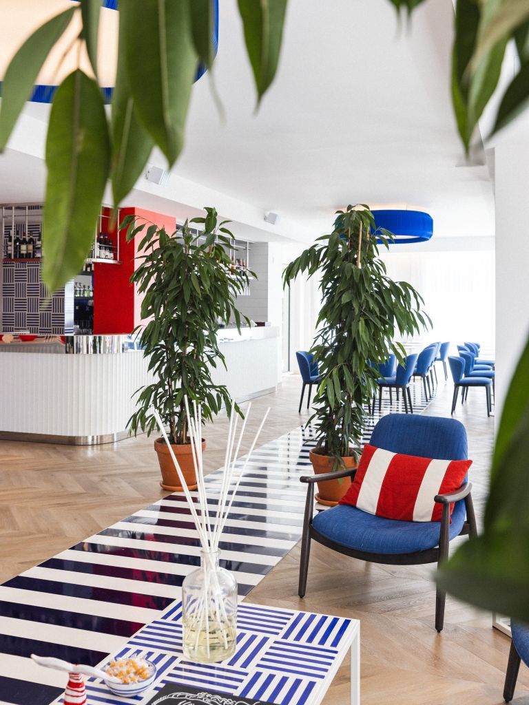 Colours, architecture and modern design... 9