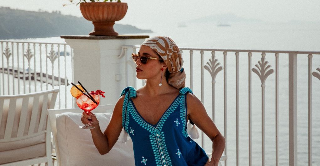 Blue Lounge Dine & Drinks  28 Blue Lounge Dine & Drinks  28