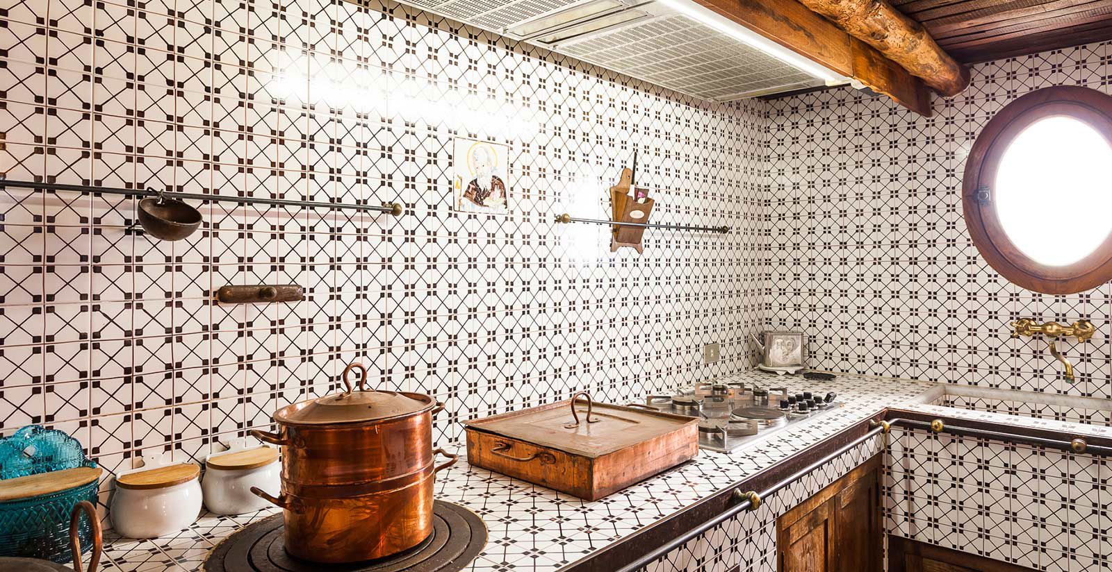 It makes us different! 7 It makes us different! 7