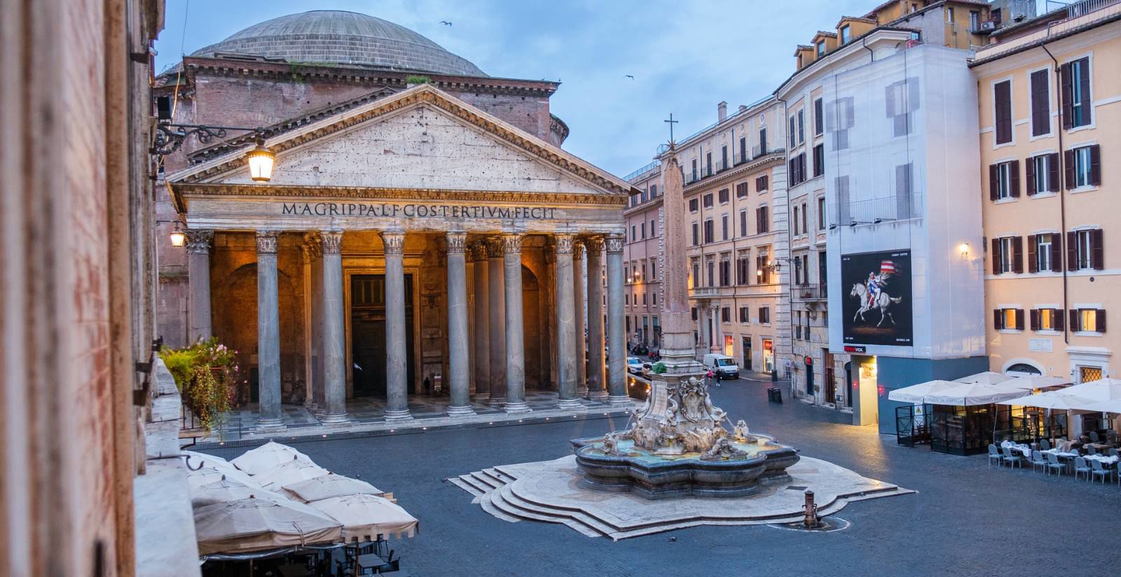 Rooms & Suites in hotel 8