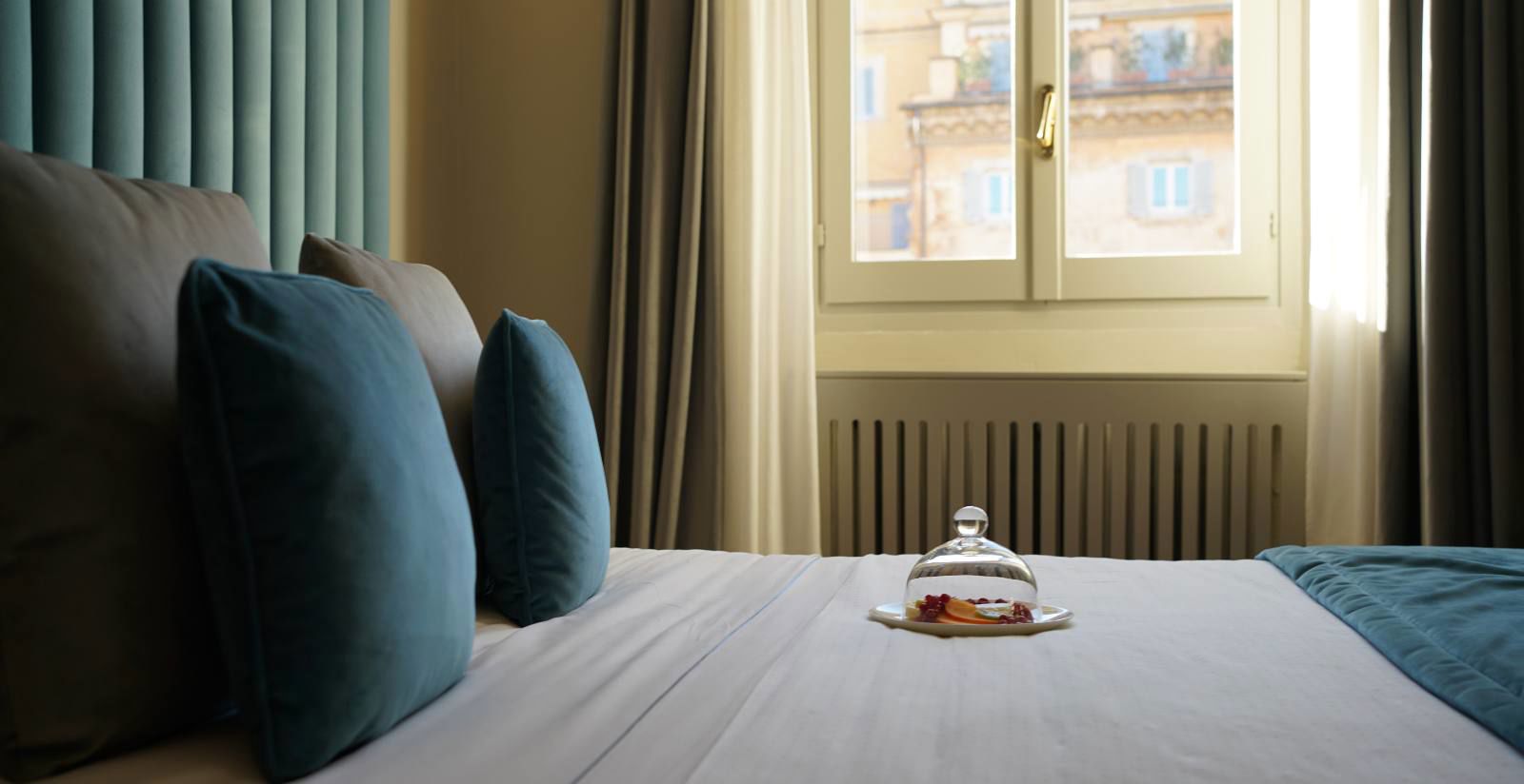 Rooms & Suites in hotel 9