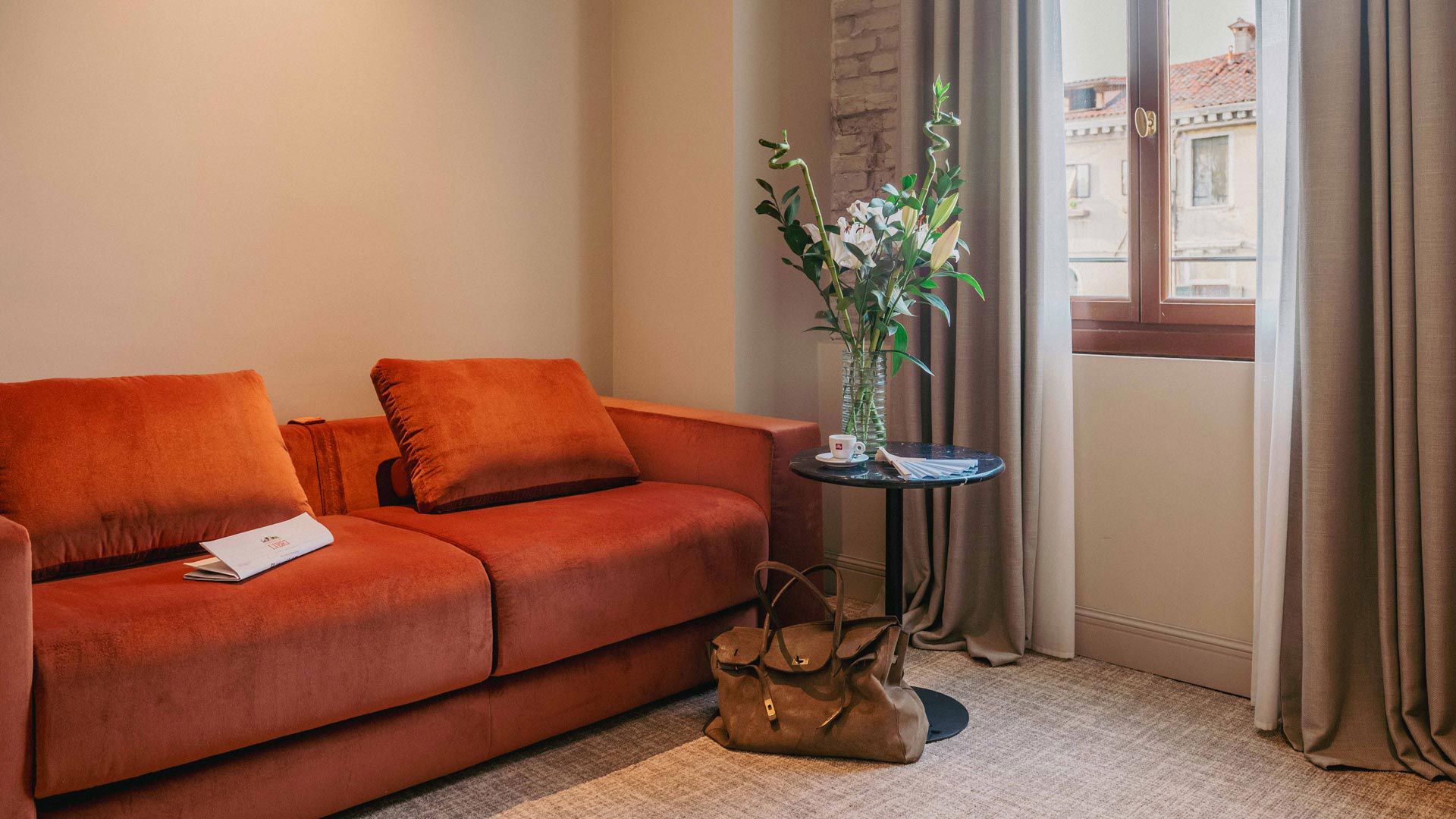 Suite 12