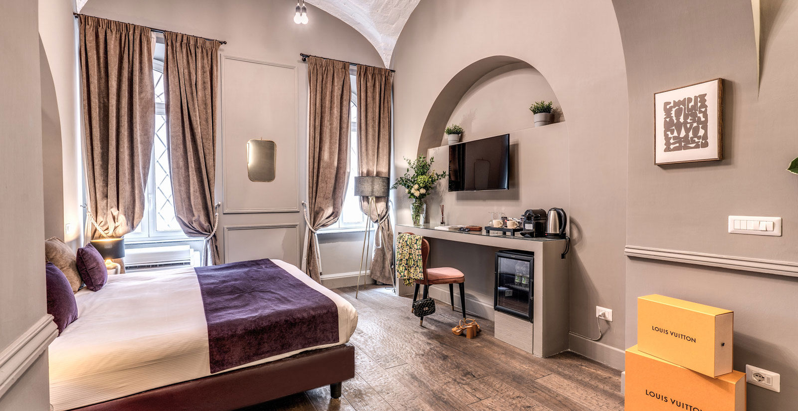 Junior Suite Room 305 19