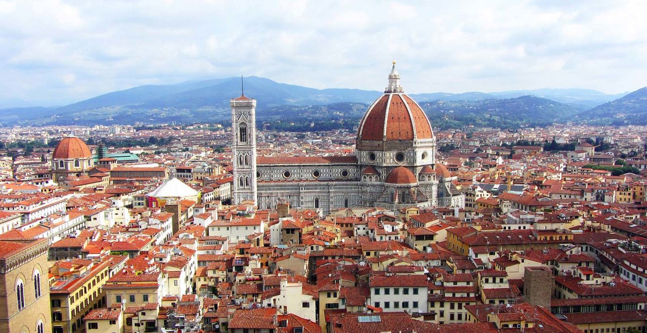 フィレンツェのドゥオーモを発見し、Hotel DeLa Villeを予約