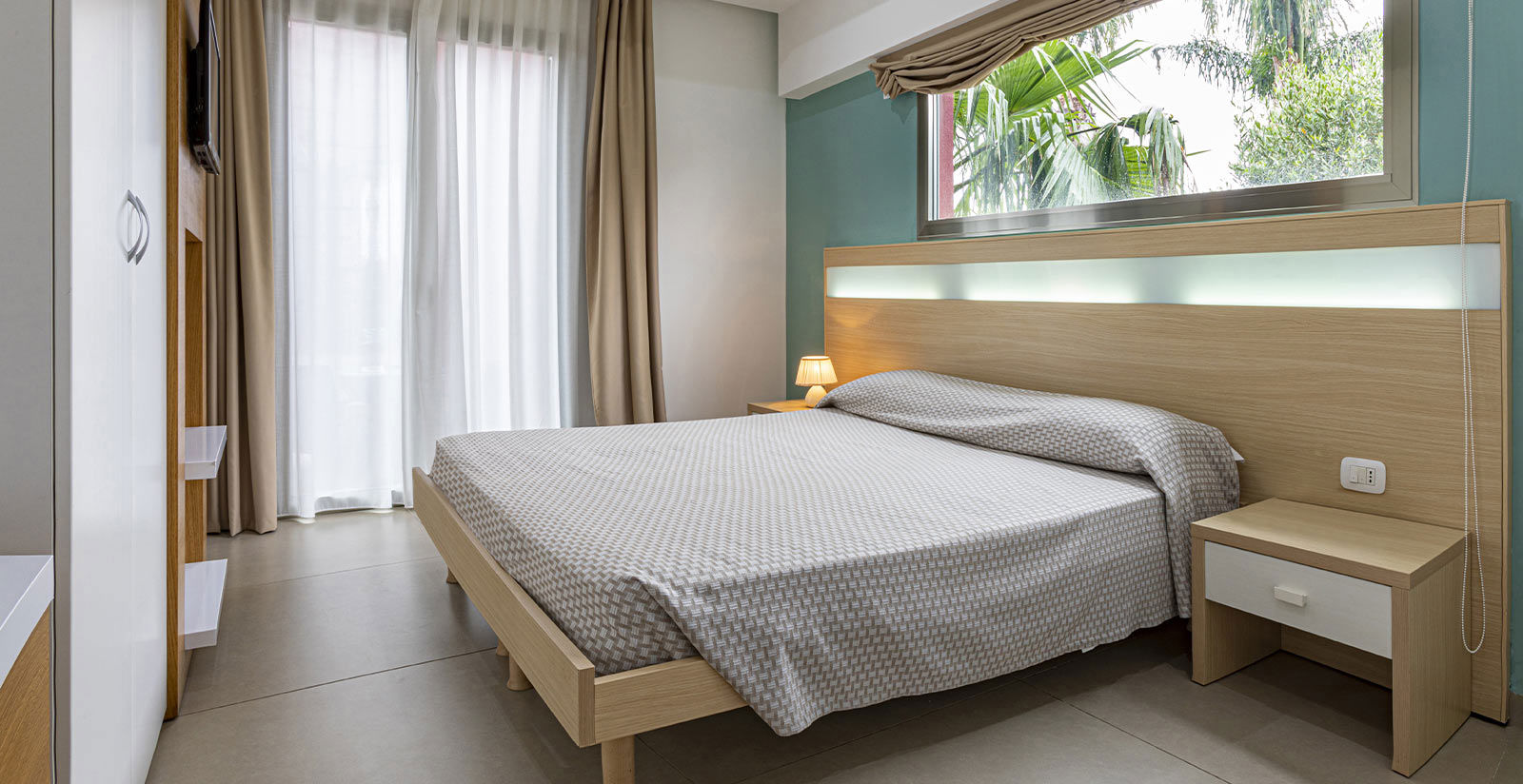 Camera Doppia 8 Camera Doppia 8