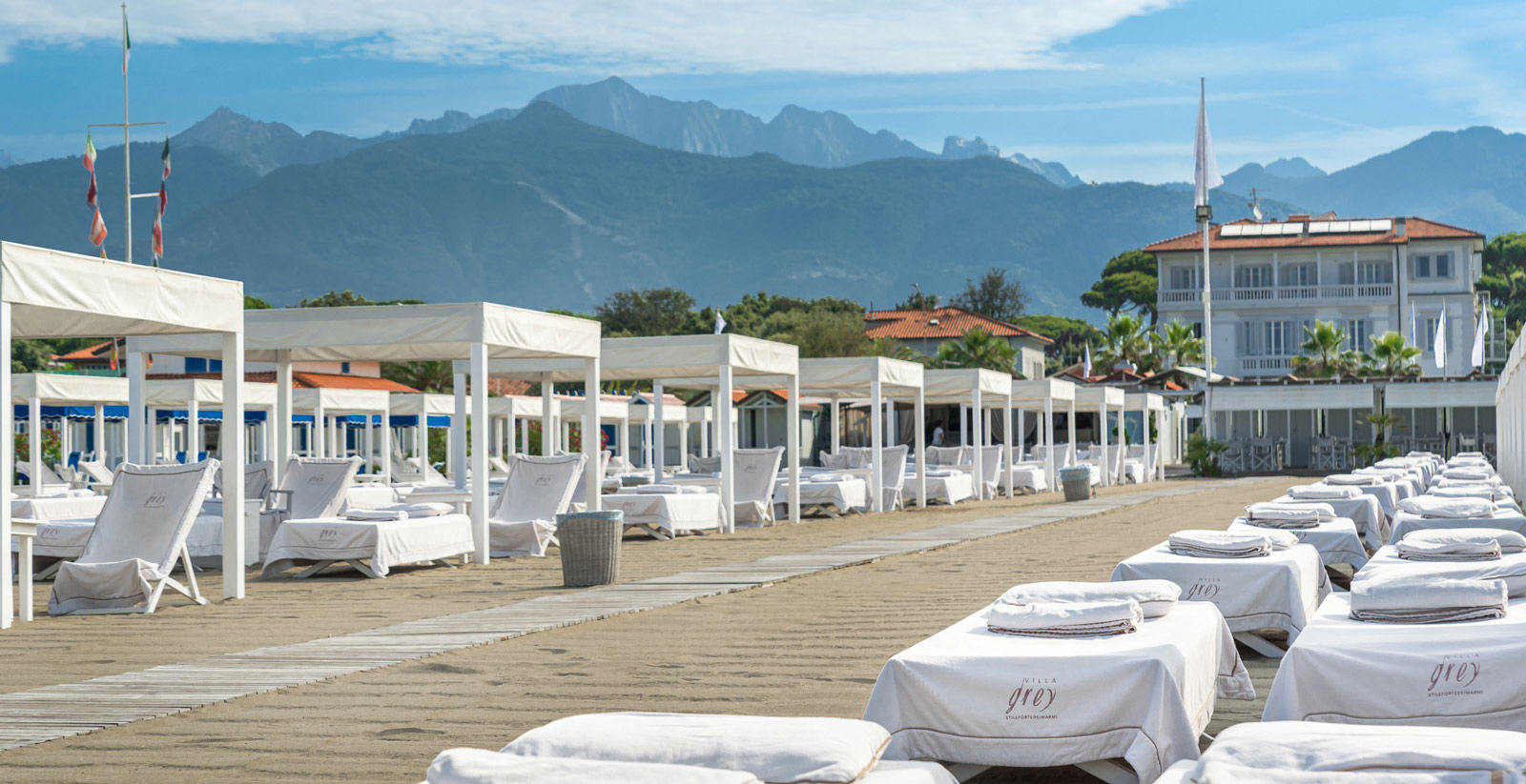 Hotel with private beach in Forte dei Marmi 4