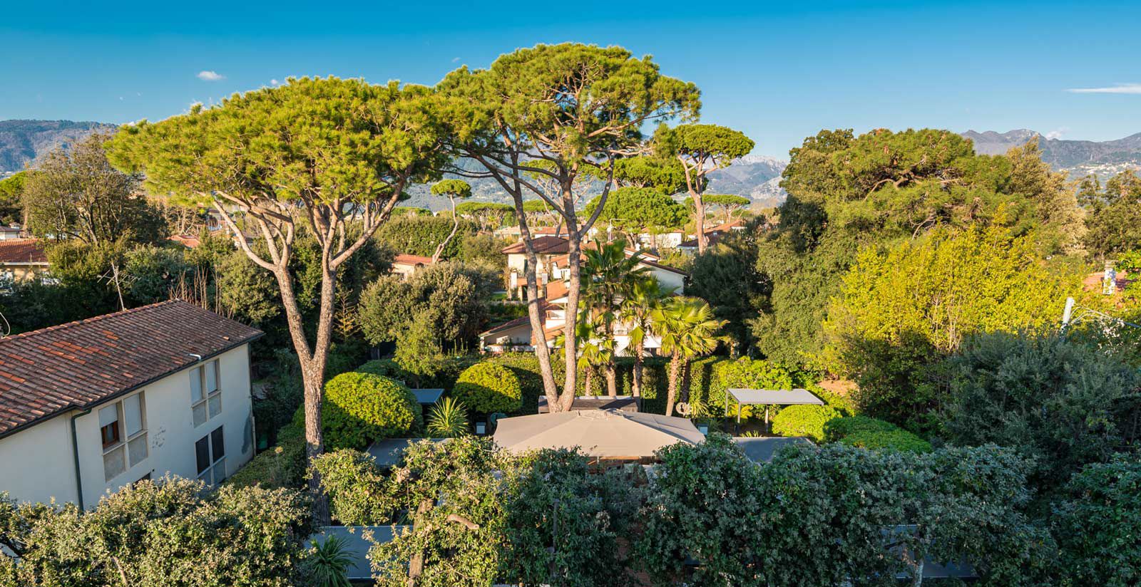 Chambre Classic vue sur le jardin ou vue latérale 12