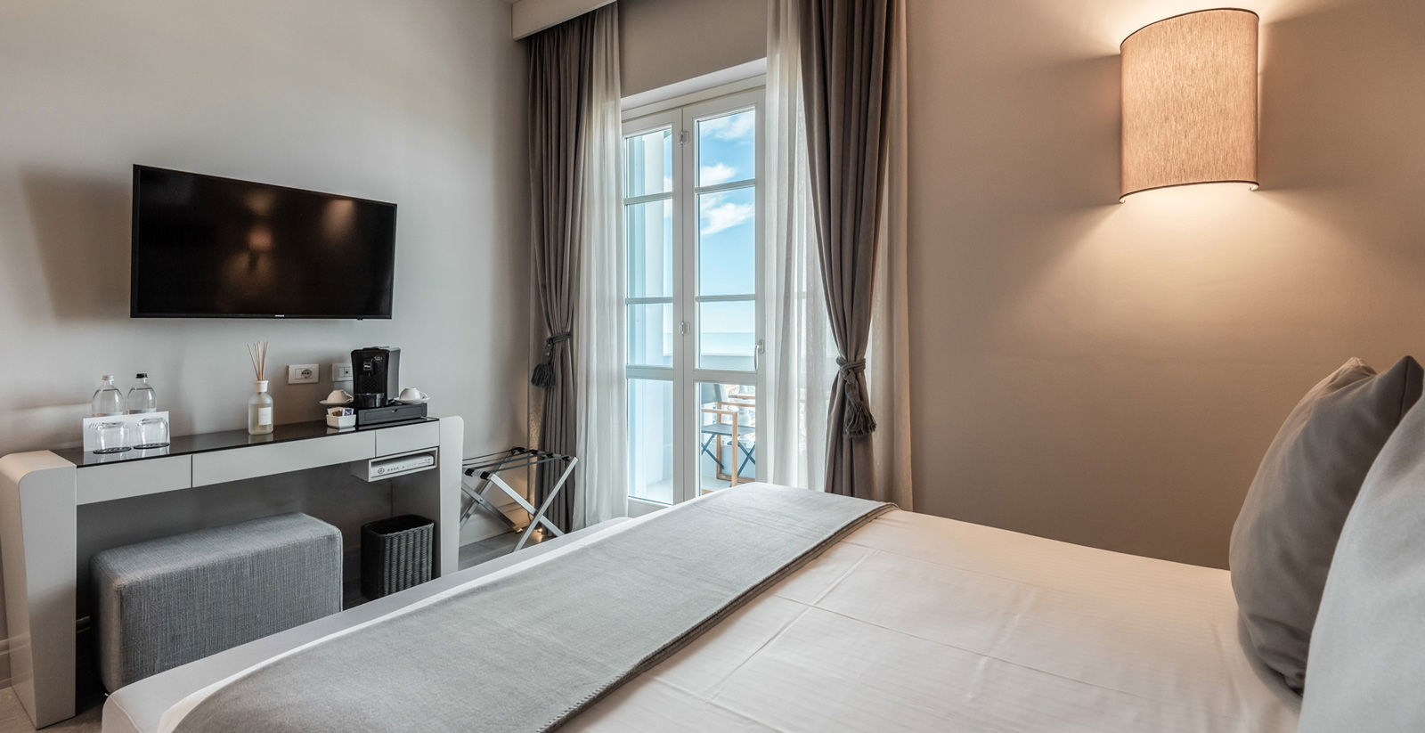 Deluxe Room with Sea View and Balcony 8 Deluxe Room with Sea View and Balcony 8