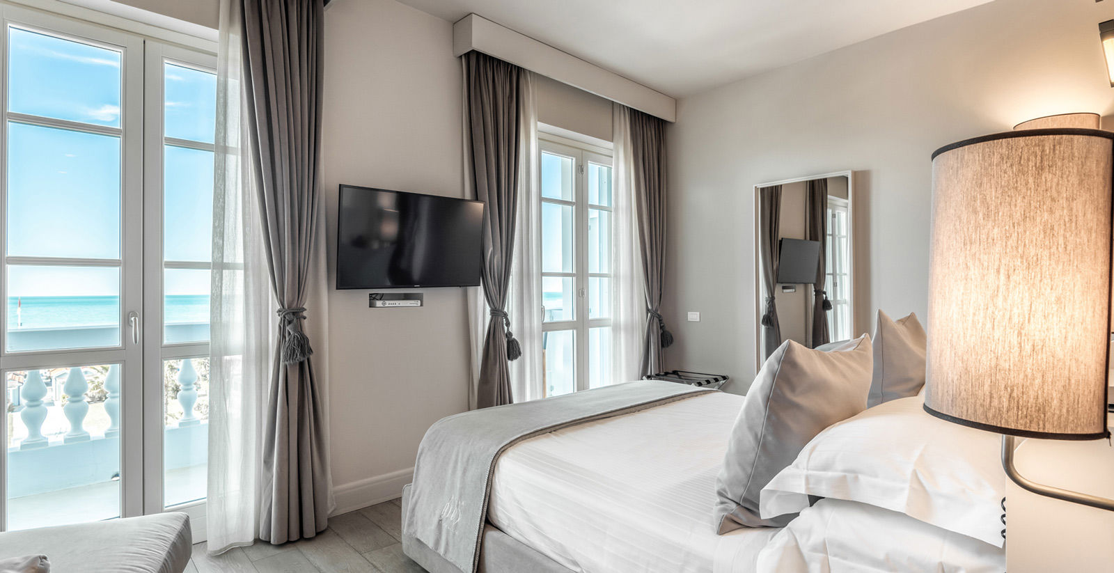 Deluxe Room with Sea View and Balcony 22 Deluxe Room with Sea View and Balcony 22