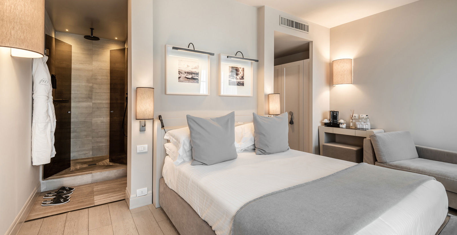 Deluxe Room with Sea View and Balcony 15 Deluxe Room with Sea View and Balcony 15