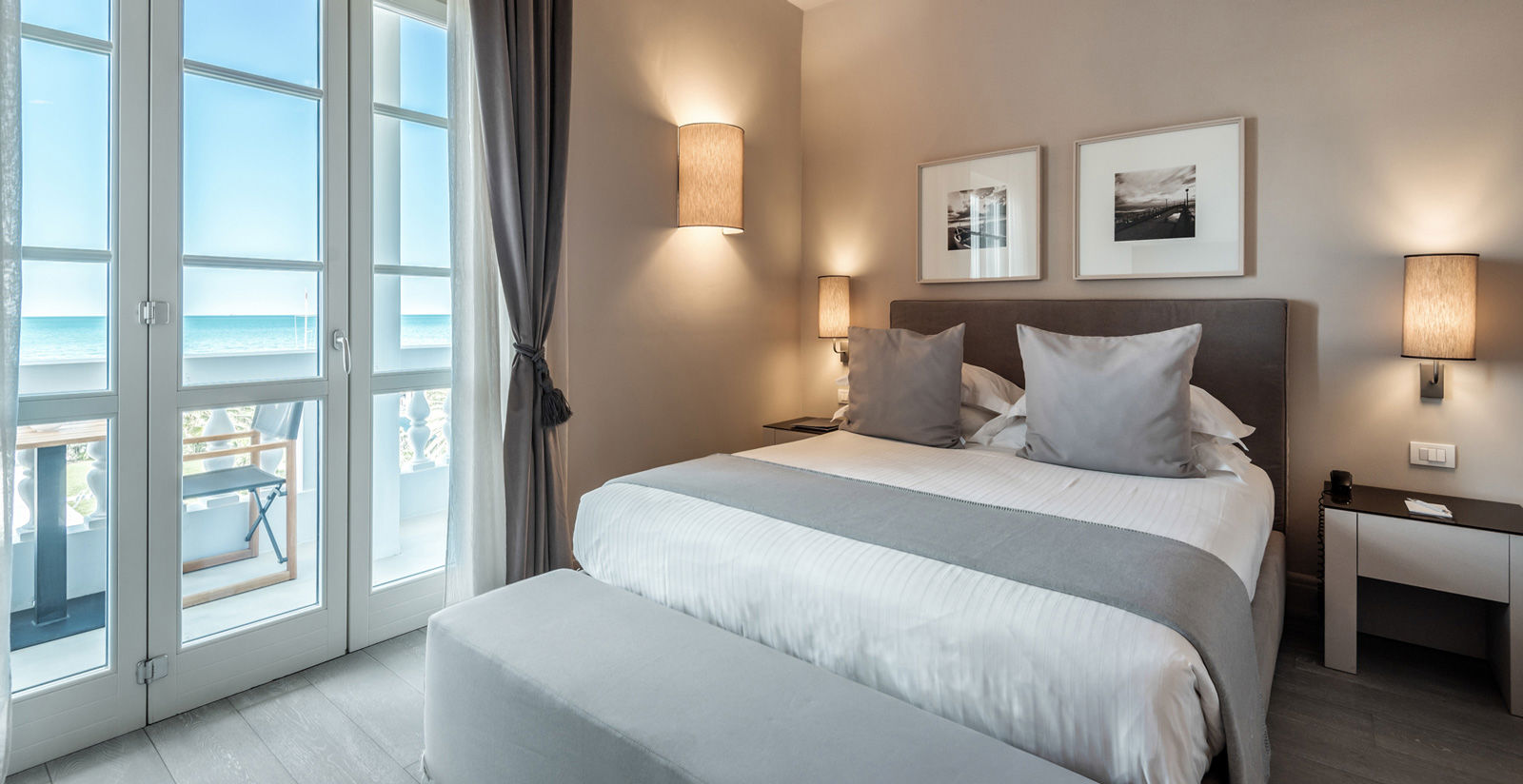 The <em>Villa</em> is a special place, designed for an exclusive and at the same time comfortable retreat. 4 The <em>Villa</em> is a special place, designed for an exclusive and at the same time comfortable retreat. 4