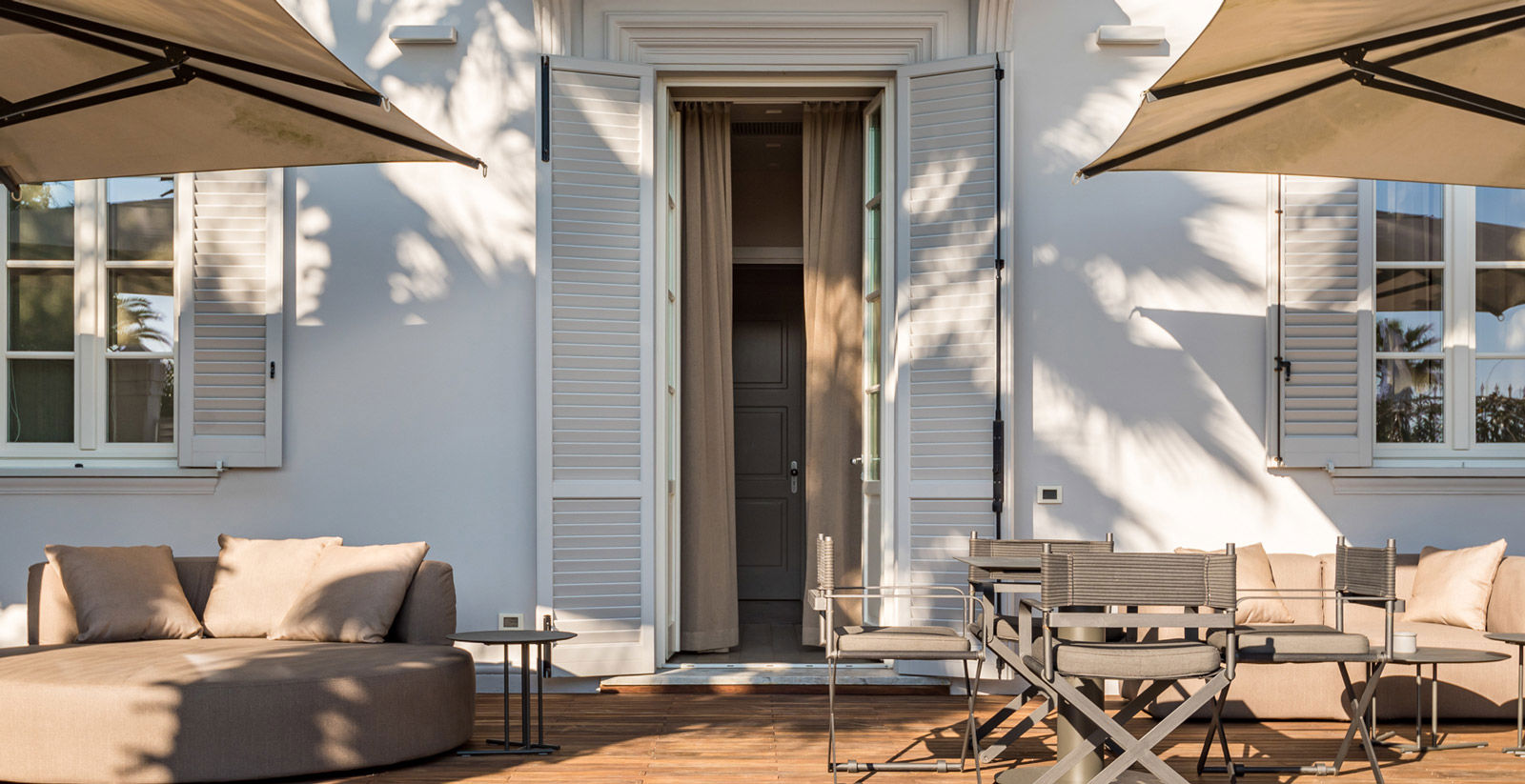 The <em>Villa</em> is a special place, designed for an exclusive and at the same time comfortable retreat. 5 The <em>Villa</em> is a special place, designed for an exclusive and at the same time comfortable retreat. 5