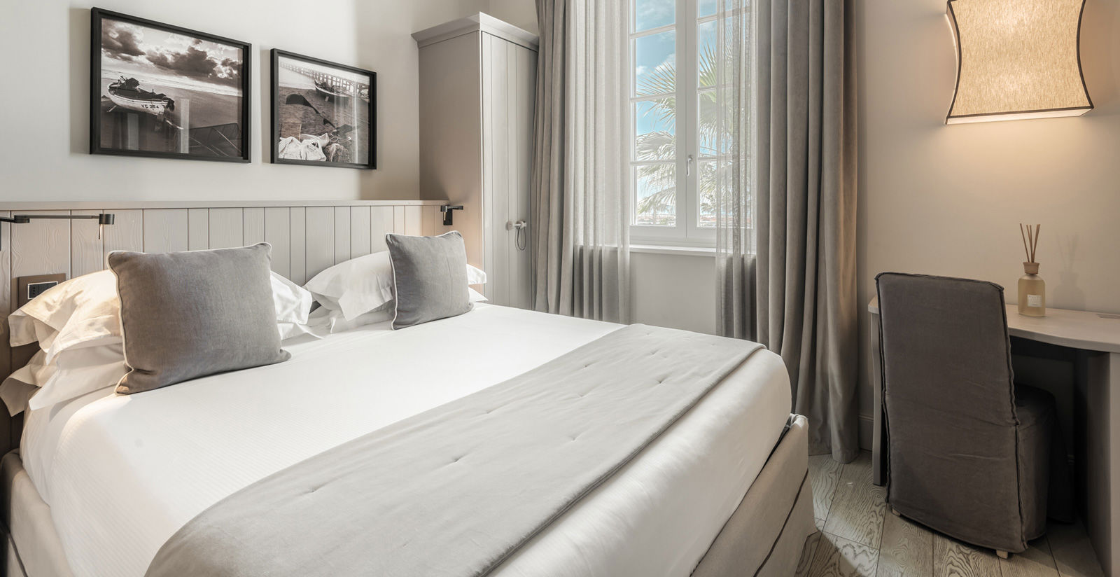 The <em>Villa</em> is a special place, designed for an exclusive and at the same time comfortable retreat. 13 The <em>Villa</em> is a special place, designed for an exclusive and at the same time comfortable retreat. 13