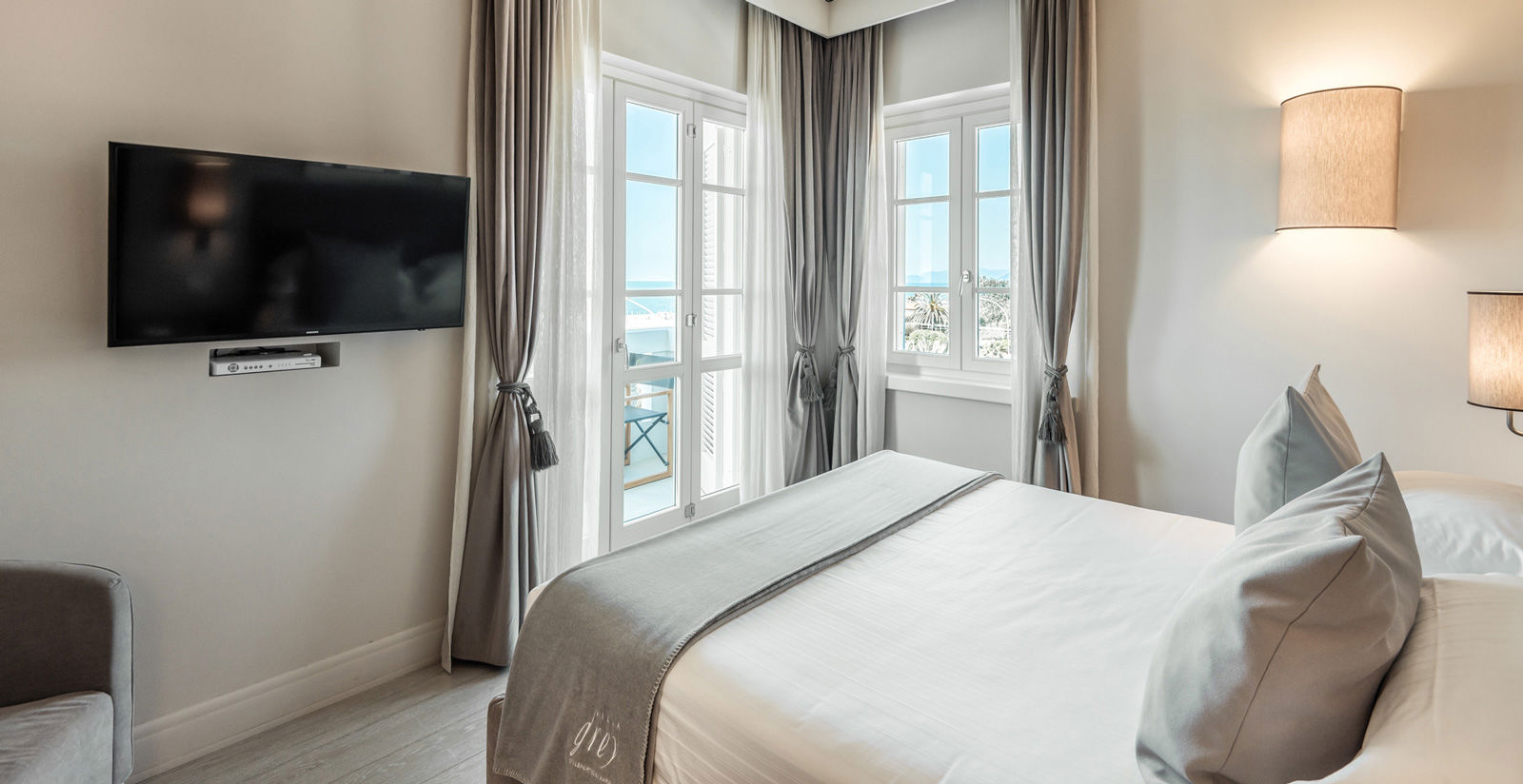 Junior Suite with Sea View and Balcony 4