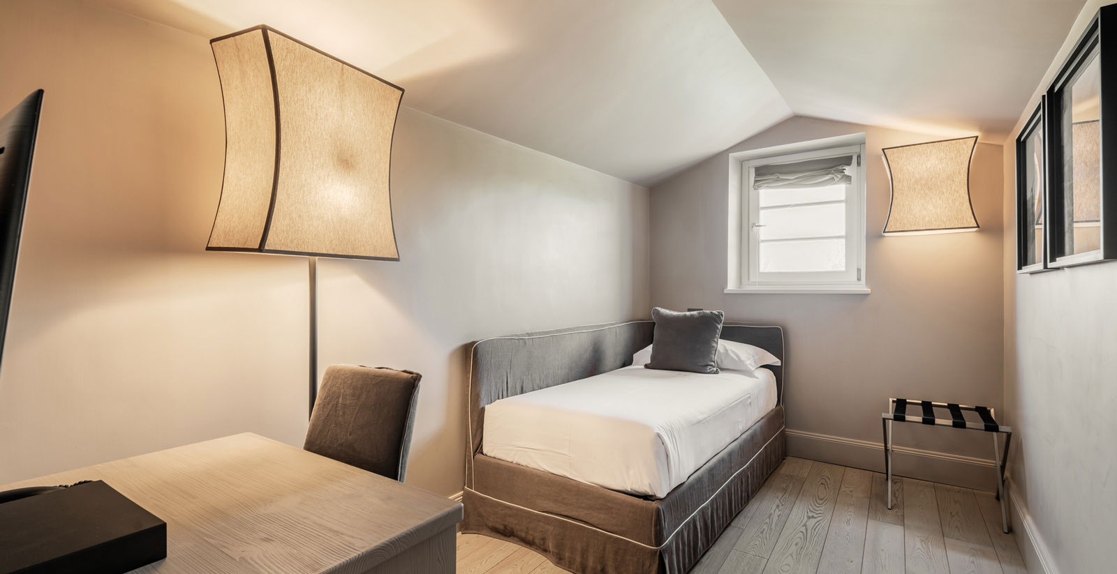 Family Attic Suite View of Apuan Alps in Dimora residence 4