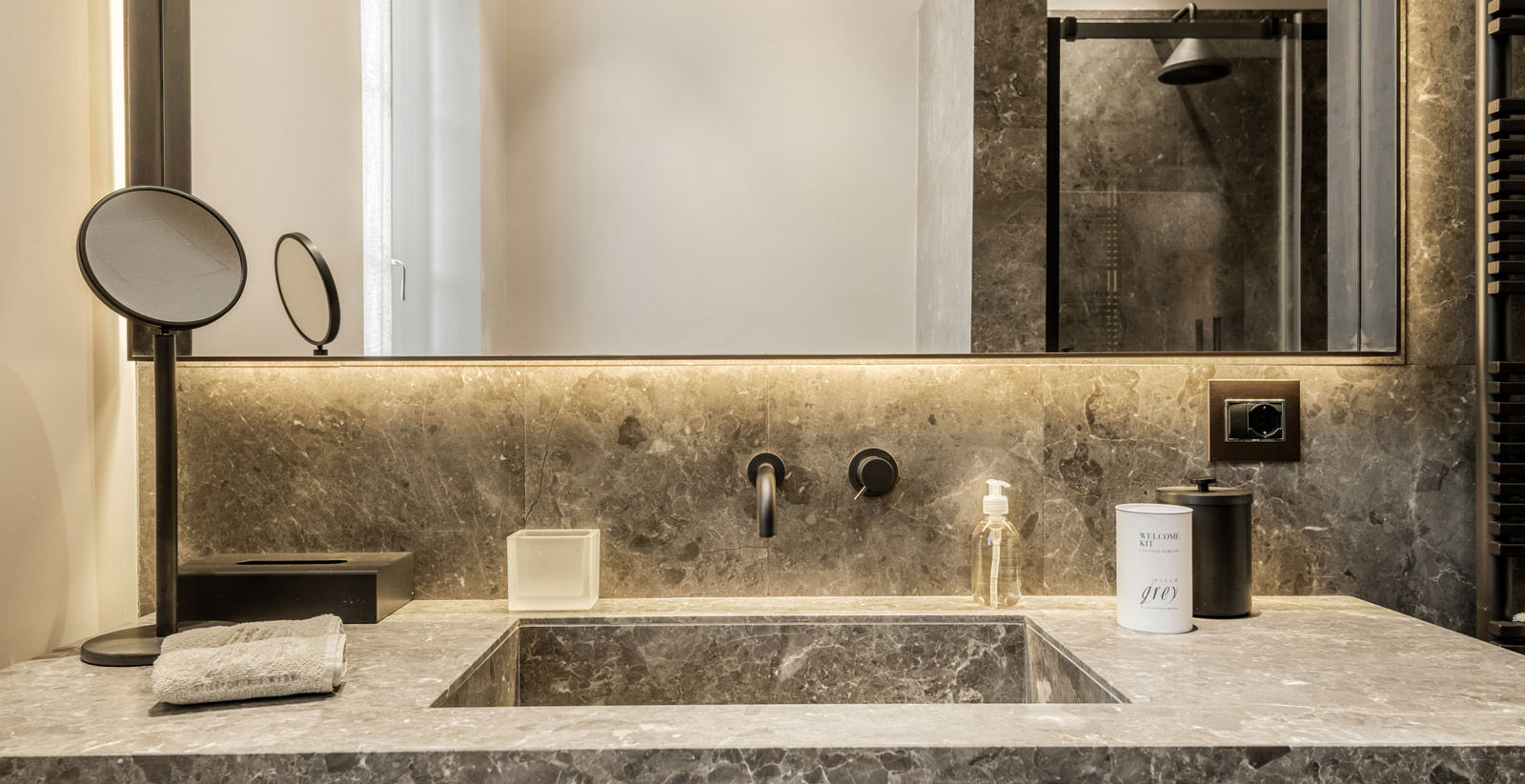 Family Attic Suite View of Apuan Alps in Dimora residence 5