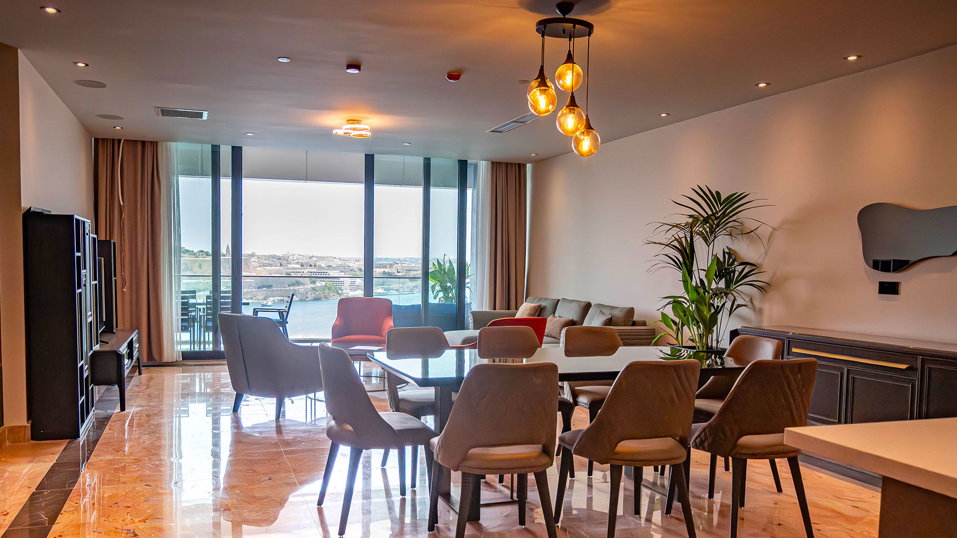 Hotel with parking Malta 5 Hotel with parking Malta 5