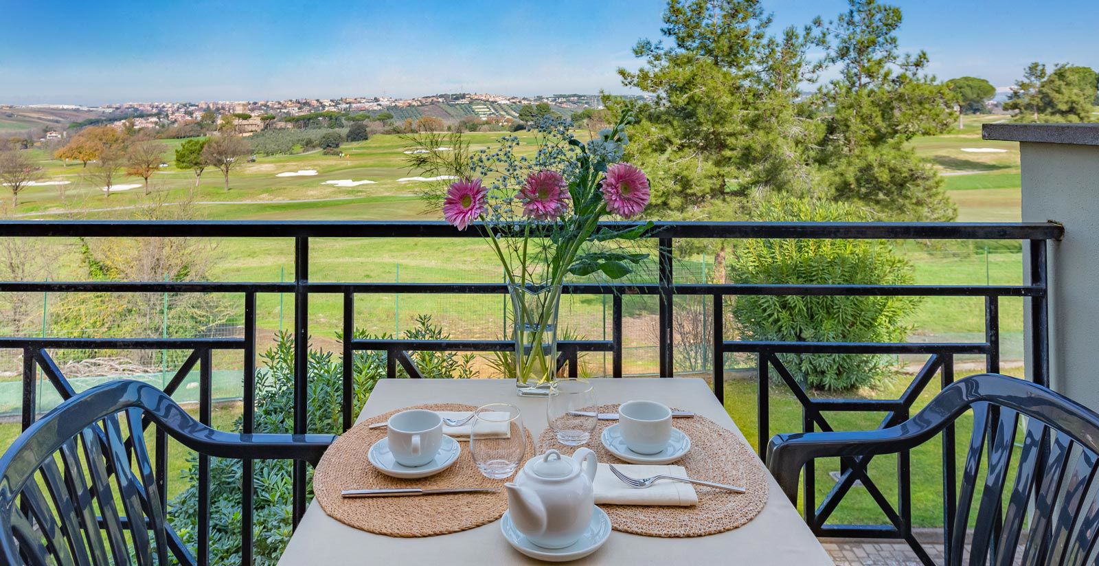 Superior Two-Room Apartment with Golf Course View 5