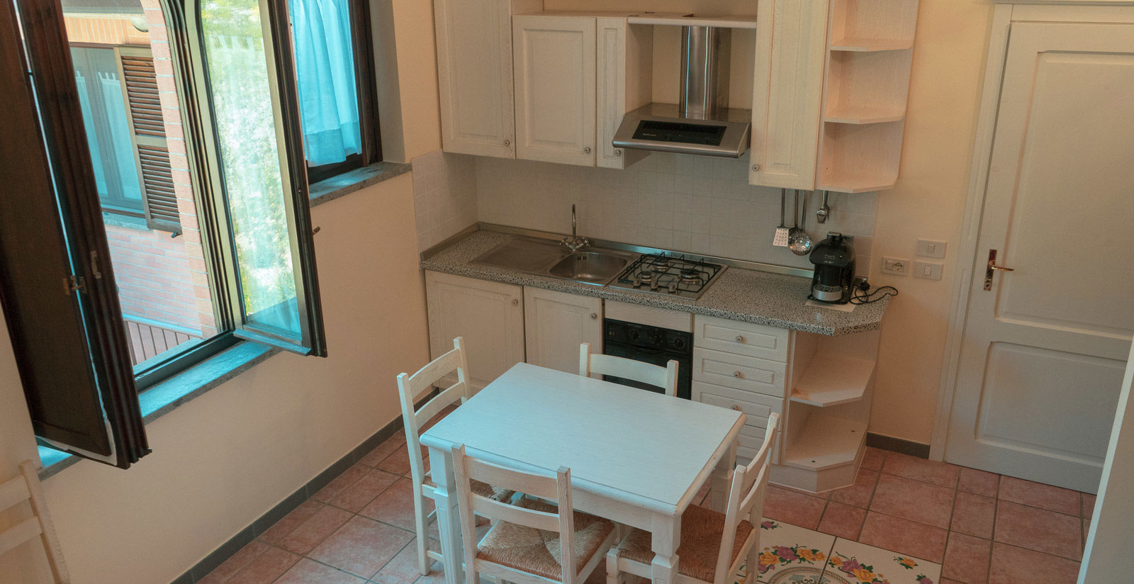 Classic Two-Room Apartment 6