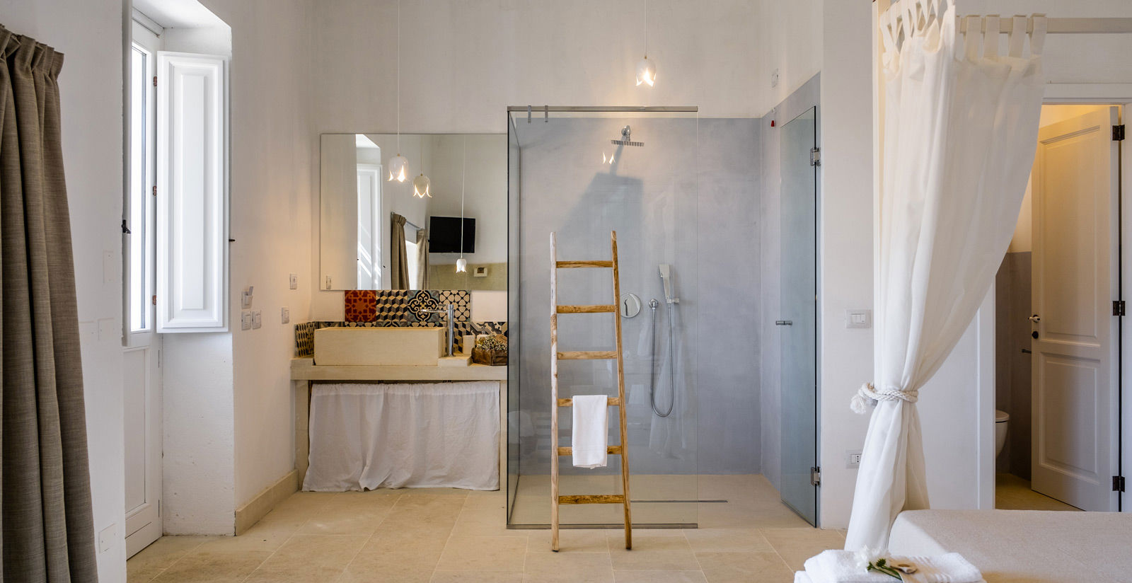 Prestige Room with indoor pool 8