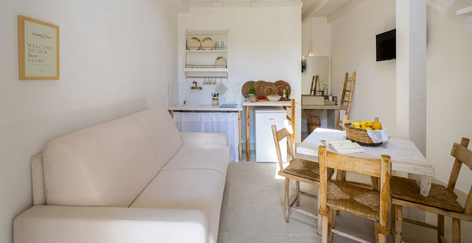 Studio with kitchen area 5