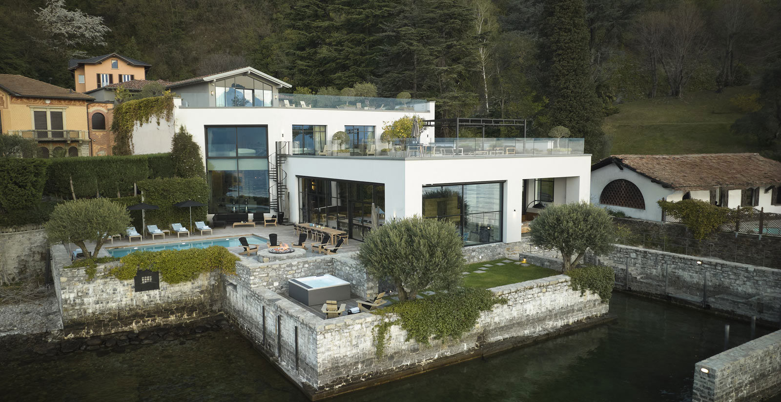 A golden stay by Lake Como - Olympic Offer 1