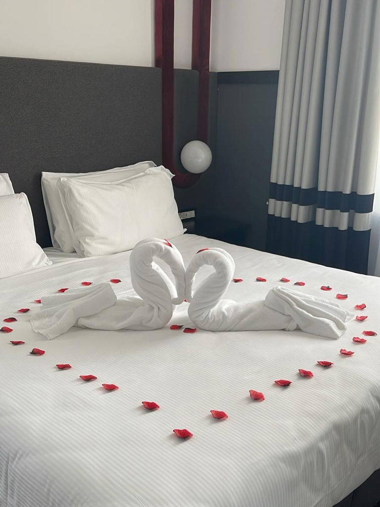Romantic Escape Package in Luxury Suite 3 Romantic Escape Package in Luxury Suite 3