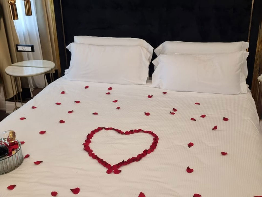 Romantic Escape Package in Luxury Suite 7 Romantic Escape Package in Luxury Suite 7