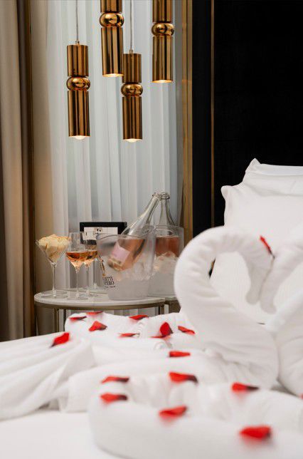 Romantic Escape Package in Luxury Suite 9