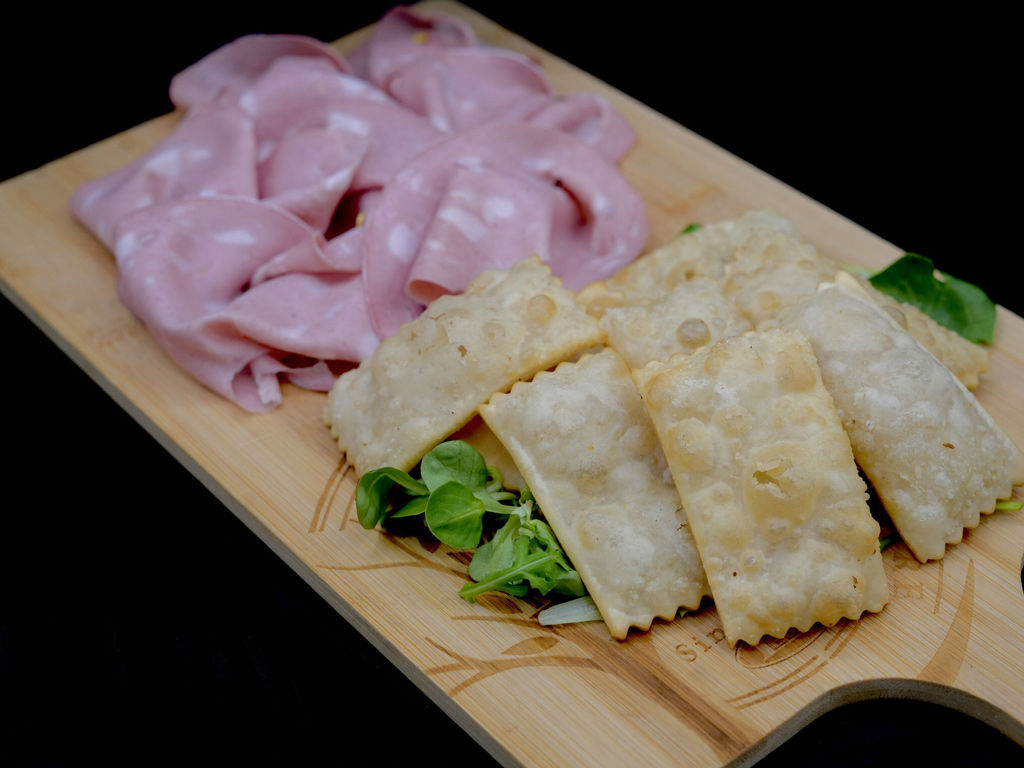 menu2025/gallery_Mortadella-e-gnocco-fritto.jpg